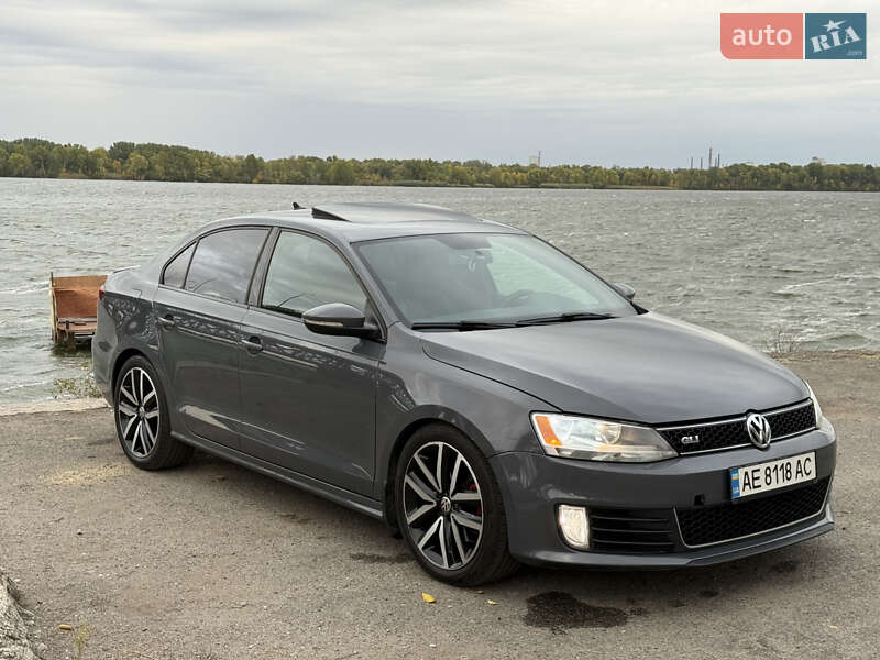 Седан Volkswagen Jetta 2012 в Днепре