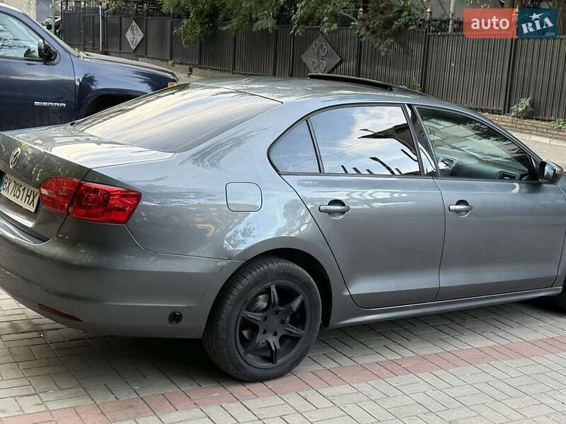 Седан Volkswagen Jetta 2013 в Запорожье