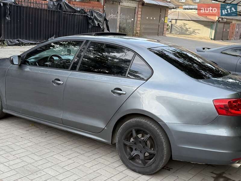 Седан Volkswagen Jetta 2013 в Запорожье