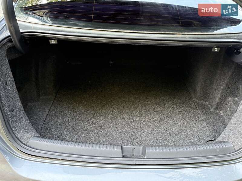 Седан Volkswagen Jetta 2013 в Запорожье