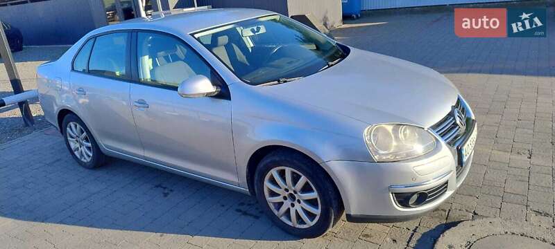 Седан Volkswagen Jetta 2008 в Мукачево