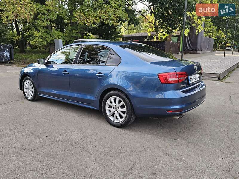 Седан Volkswagen Jetta 2014 в Киеве