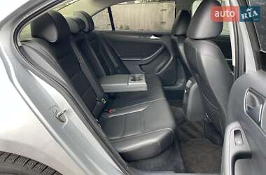 Седан Volkswagen Jetta 2014 в 