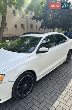 Седан Volkswagen Jetta 2015 в 