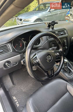 Седан Volkswagen Jetta 2015 в 