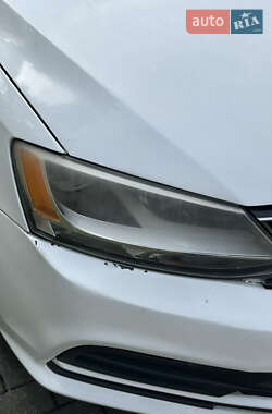 Седан Volkswagen Jetta 2015 в 