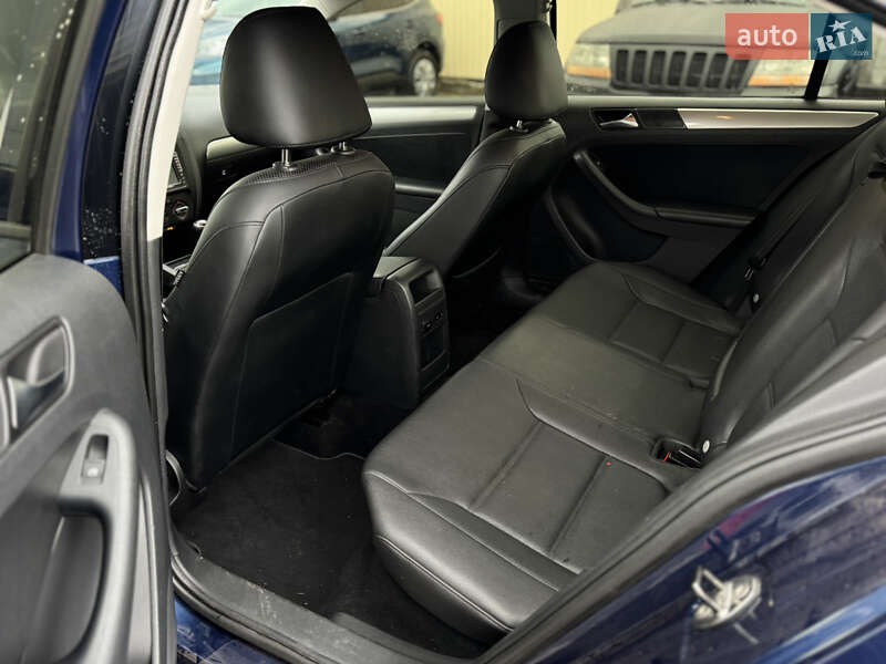 Седан Volkswagen Jetta 2011 в Хмельницком