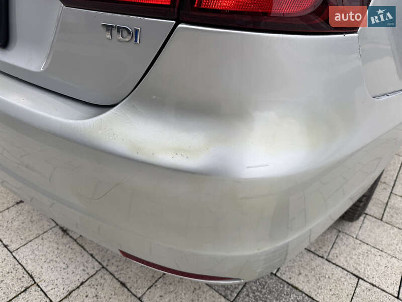 Седан Volkswagen Jetta 2012 в Чернівцях