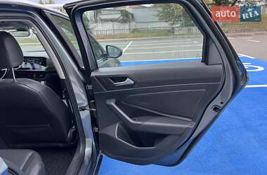 Седан Volkswagen Jetta 2019 в 