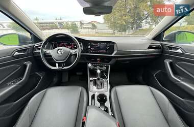 Седан Volkswagen Jetta 2019 в 