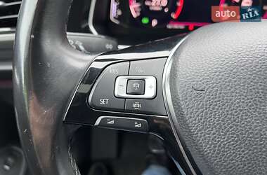 Седан Volkswagen Jetta 2019 в 