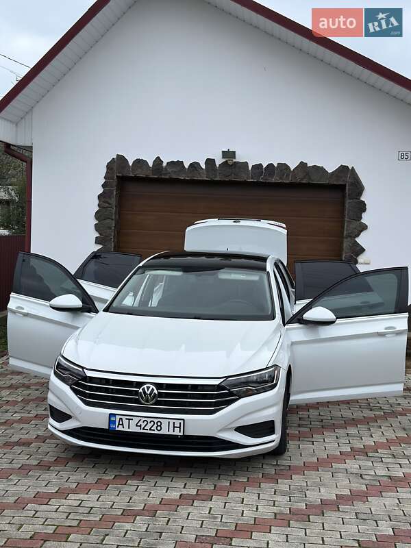 Седан Volkswagen Jetta 2019 в Івано-Франківську