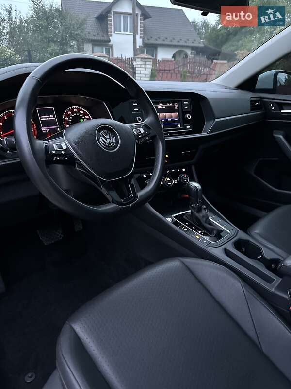 Седан Volkswagen Jetta 2019 в Івано-Франківську