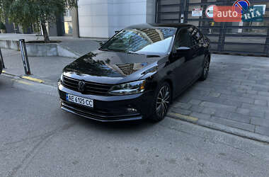Седан Volkswagen Jetta 2015 в 