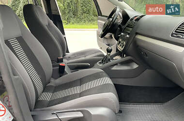 Седан Volkswagen Jetta 2009 в 