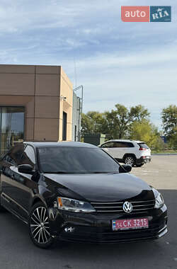 Седан Volkswagen Jetta 2015 в 