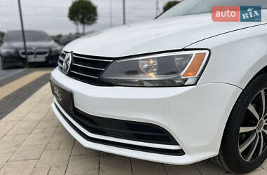 Седан Volkswagen Jetta 2016 в 