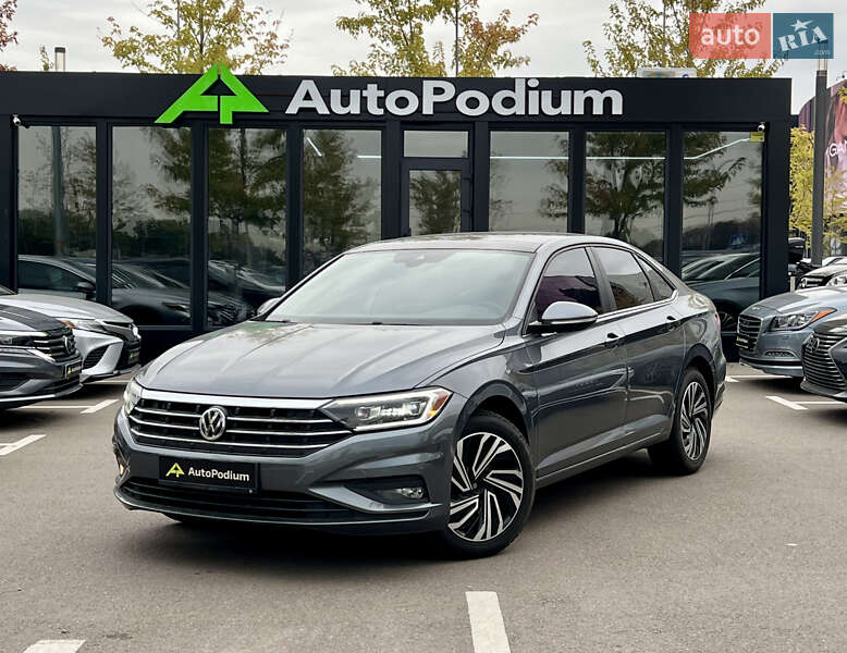 Седан Volkswagen Jetta 2018 в 