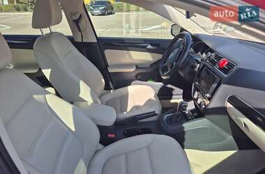 Седан Volkswagen Jetta 2016 в 