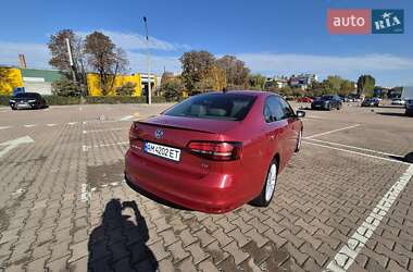Седан Volkswagen Jetta 2016 в 