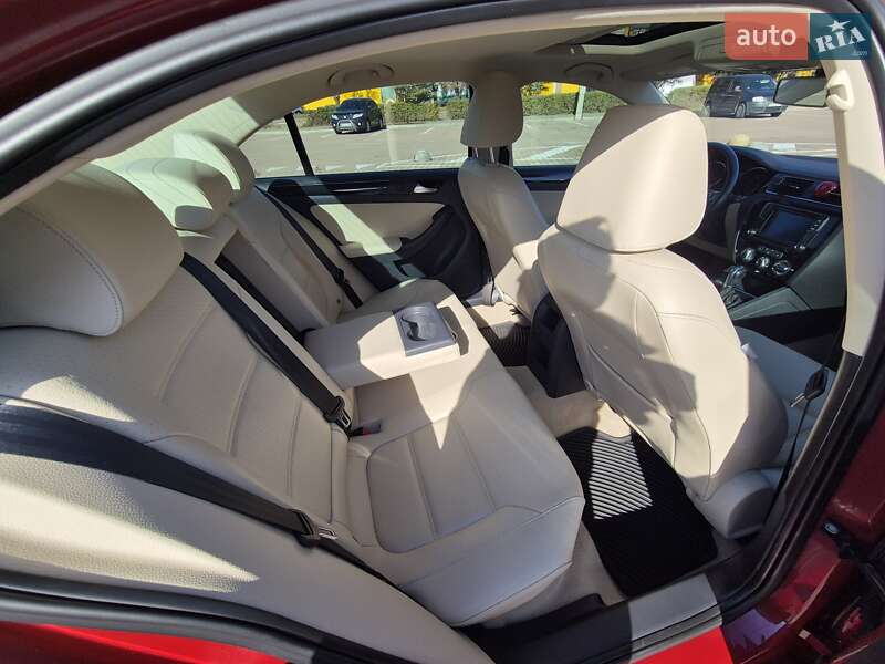 Седан Volkswagen Jetta 2016 в Житомирі фото 36 Седан Volkswagen Jetta 2016 в Житомирі