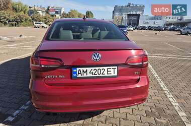 Седан Volkswagen Jetta 2016 в 