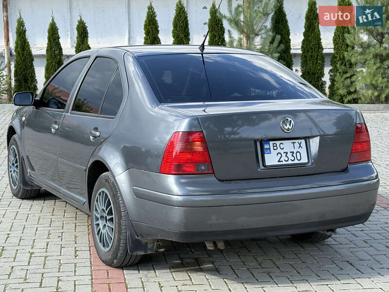 Седан Volkswagen Jetta 2003 в Золочеве