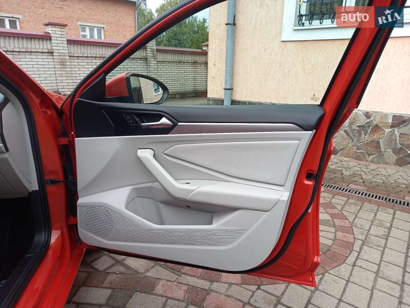 Седан Volkswagen Jetta 2018 в Львові фото 51 Седан Volkswagen Jetta 2018 в Львові