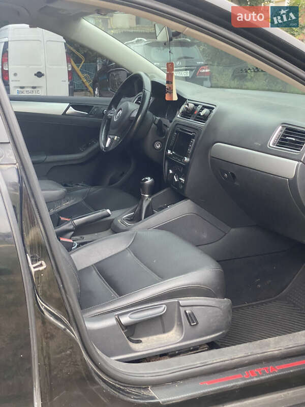 Седан Volkswagen Jetta 2012 в Сарнах