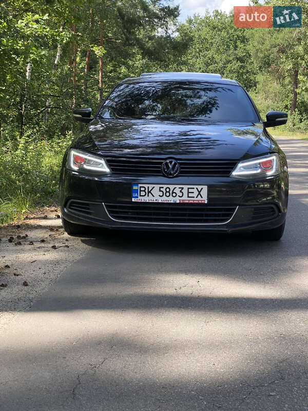 Седан Volkswagen Jetta 2012 в Сарнах