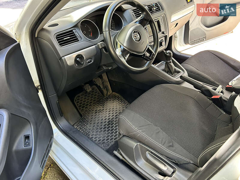 Седан Volkswagen Jetta 2016 в Кривому Розі фото 19 Седан Volkswagen Jetta 2016 в Кривому Розі