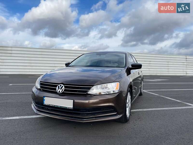 Седан Volkswagen Jetta 2014 в Львові