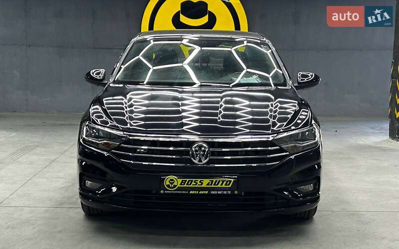 Седан Volkswagen Jetta 2020 в Черновцах