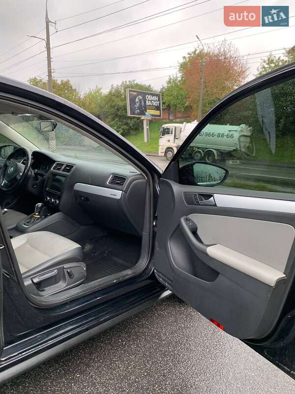Седан Volkswagen Jetta 2013 в Виннице