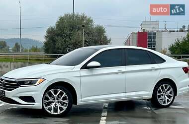 Седан Volkswagen Jetta 2019 в 
