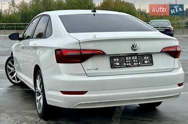 Седан Volkswagen Jetta 2019 в 