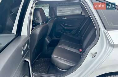 Седан Volkswagen Jetta 2019 в 