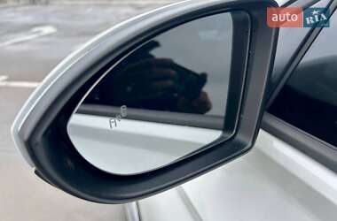 Седан Volkswagen Jetta 2019 в 