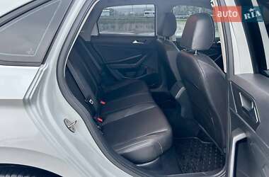 Седан Volkswagen Jetta 2019 в 