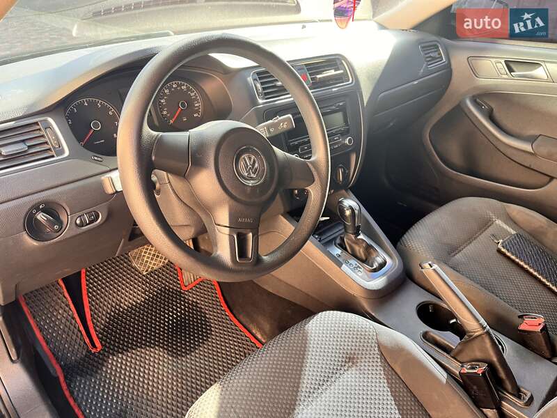 Седан Volkswagen Jetta 2012 в Городищеві