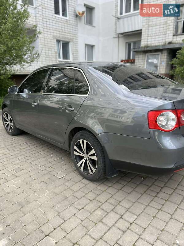 Седан Volkswagen Jetta 2008 в Жидачові