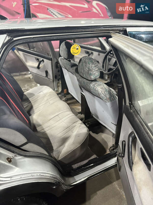 Седан Volkswagen Jetta 1988 в Рава-Руській