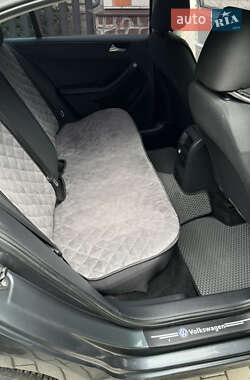 Седан Volkswagen Jetta 2014 в 
