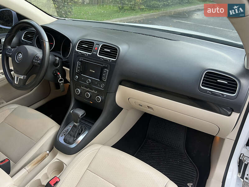 Универсал Volkswagen Jetta 2010 в Киеве фото 60 Универсал Volkswagen Jetta 2010 в Киеве