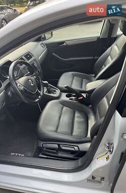 Седан Volkswagen Jetta 2016 в 