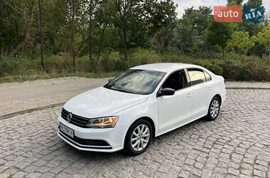 Седан Volkswagen Jetta 2015 в Киеве