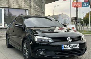 Седан Volkswagen Jetta 2013 в 