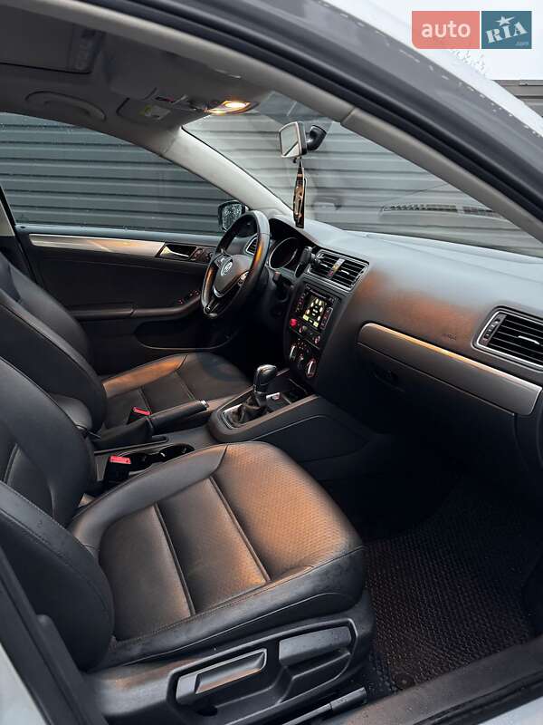 Седан Volkswagen Jetta 2015 в Киеве