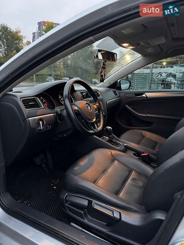 Седан Volkswagen Jetta 2015 в Киеве