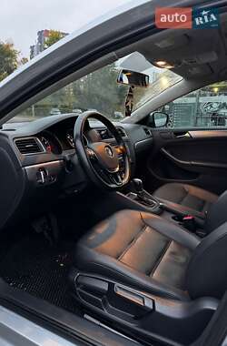 Седан Volkswagen Jetta 2015 в 